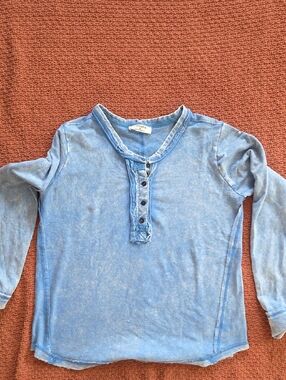 Zenana Outfitters Light Blue Washed Henley Long Sleeve Top